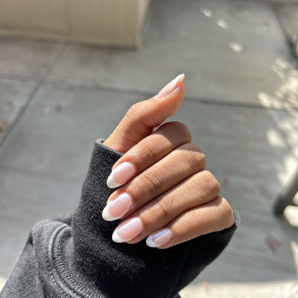 CREATIVE NAILS professional nail technician providing expert acrylic nail removal and care services in Santa Barbara